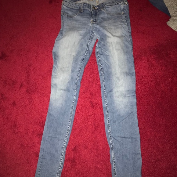 Hollister Jeans - Picture 1 of 2